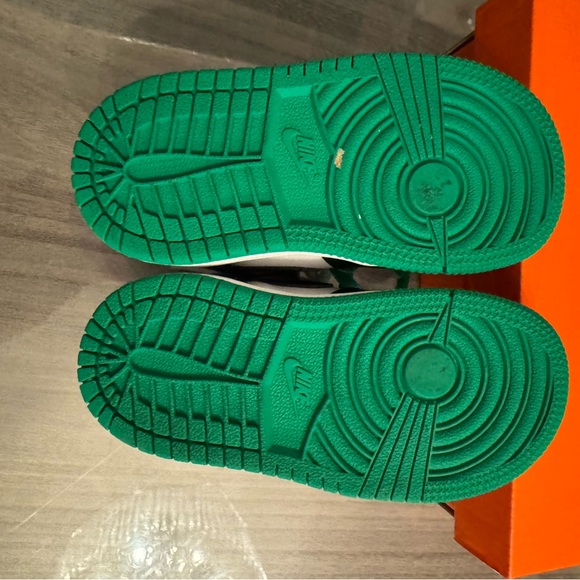 Toddler Air Jordan 1 High OG - Picture 4 of 6